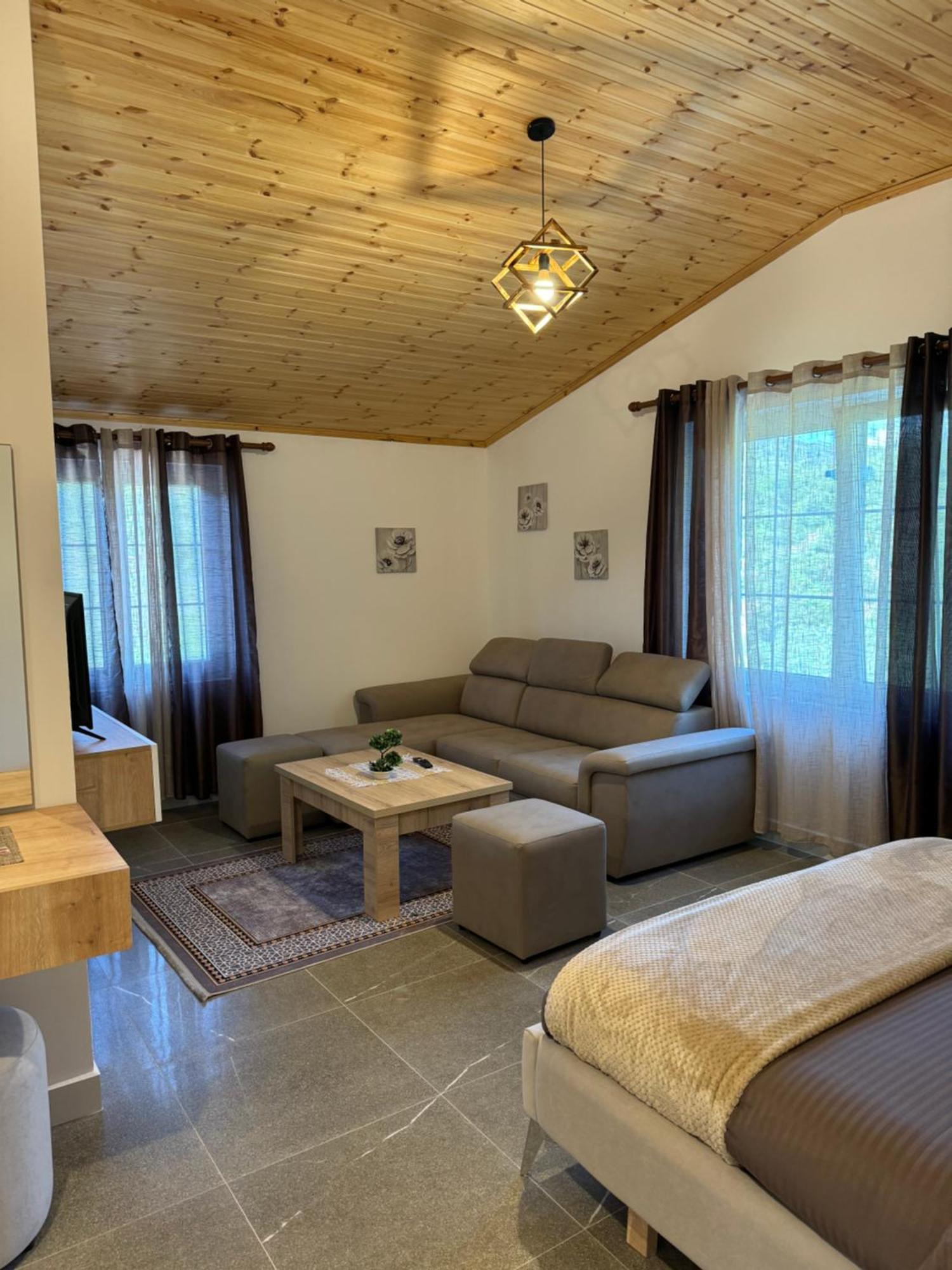 Qyteza Guest House & Camping Shkoder Ngoại thất bức ảnh